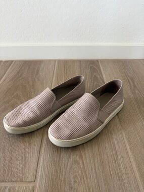 Vince. Slip-On Perforated Casual Sneakers - Dusty Pink